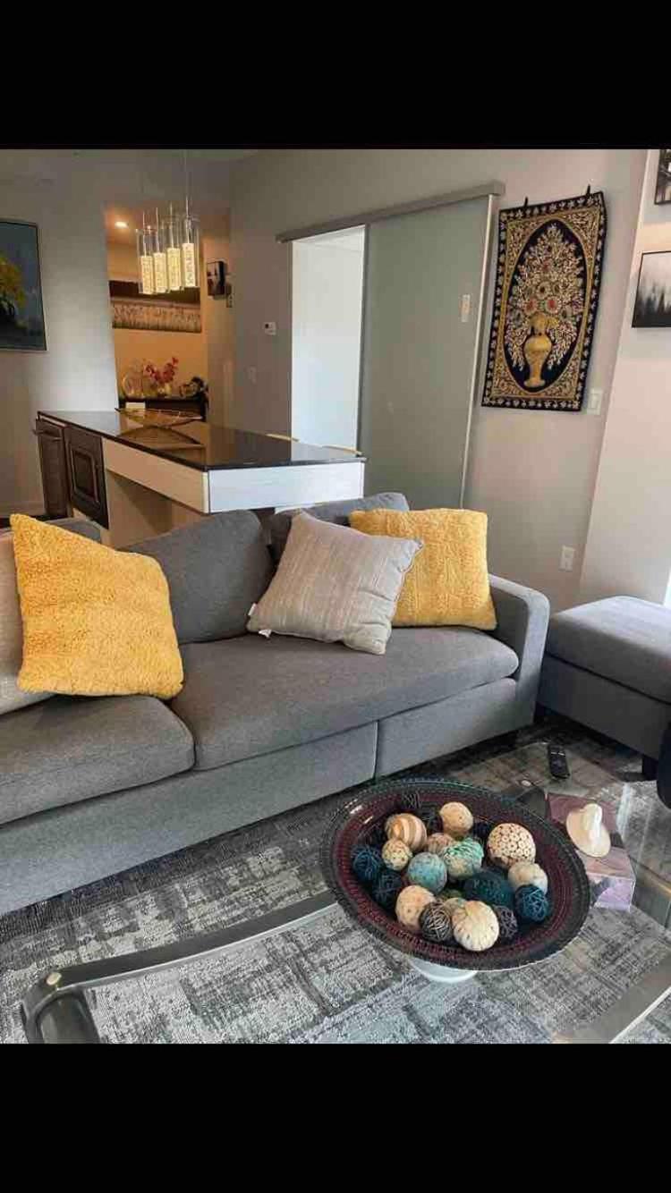 Apartment Luxury 1- Bedroom Steps From Parliament Hill