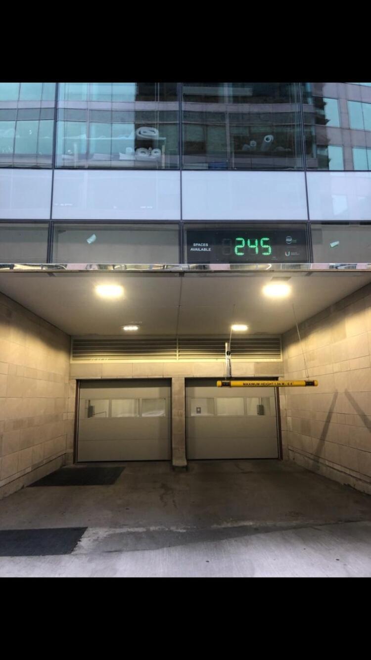 Apartment Luxury 1- Bedroom Steps From Parliament Hill *