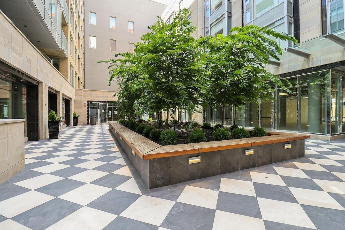 Luxury 1- Bedroom Steps From Parliament Hill Apartment Ottawa