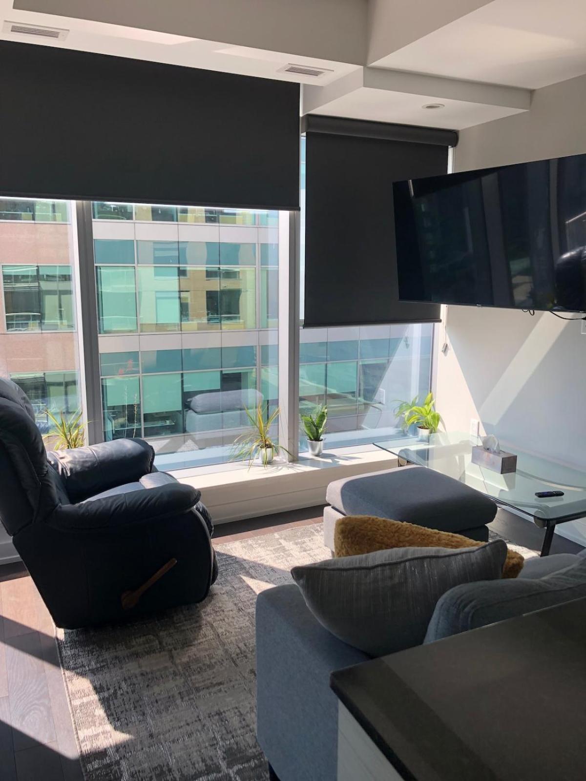 Luxury 1- Bedroom Steps From Parliament Hill *