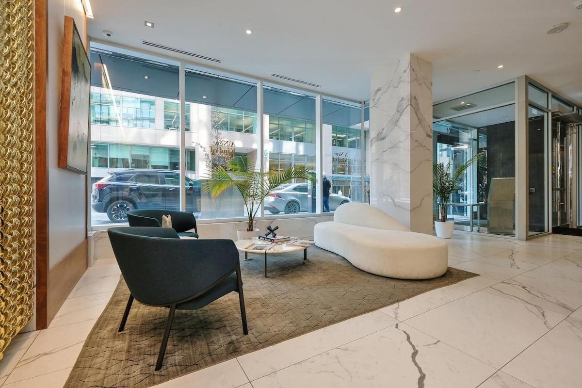 Apartment Luxury 1- Bedroom Steps From Parliament Hill *
